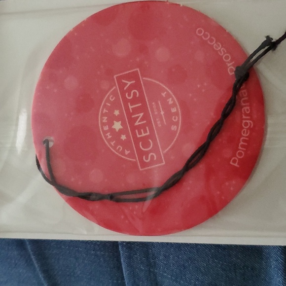 Scentsy Scent Circle Pomegranate Prosecco - Picture 2 of 3